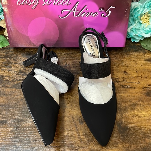 Easy Street Black Sling back Pumps 8WW - Picture 1 of 6